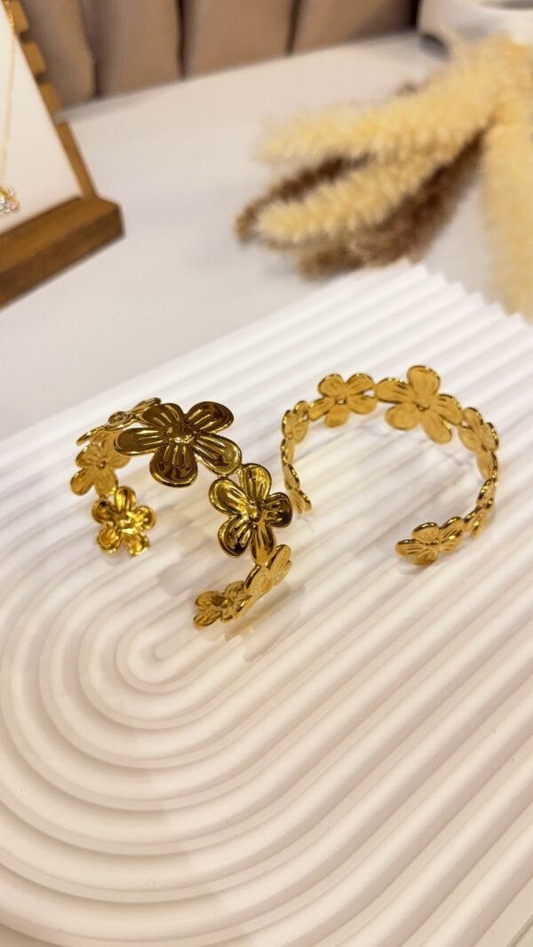 Floral cuff