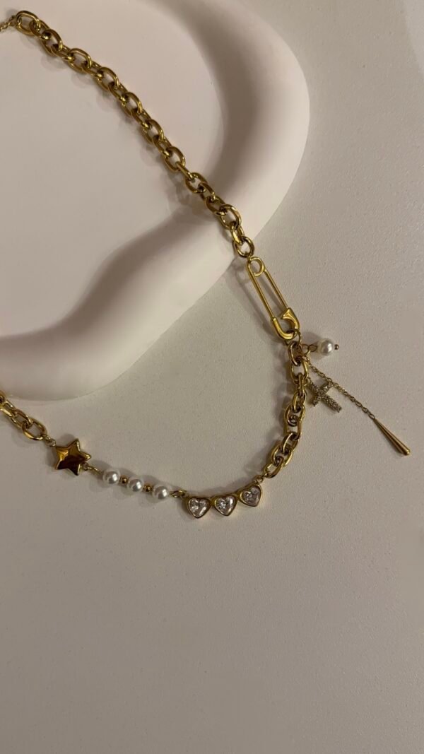 Pearl x Pin detailed necklace