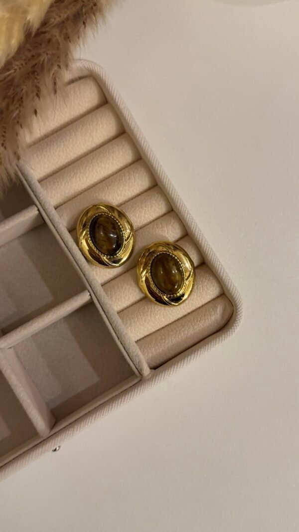 Tiger eye gold earring