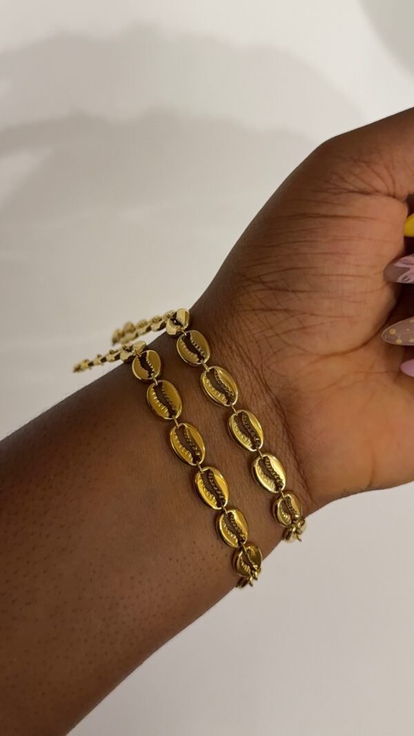 Cowry bracelet