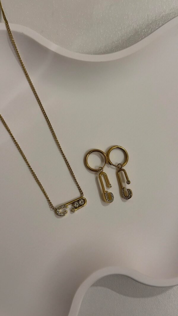 Pin set