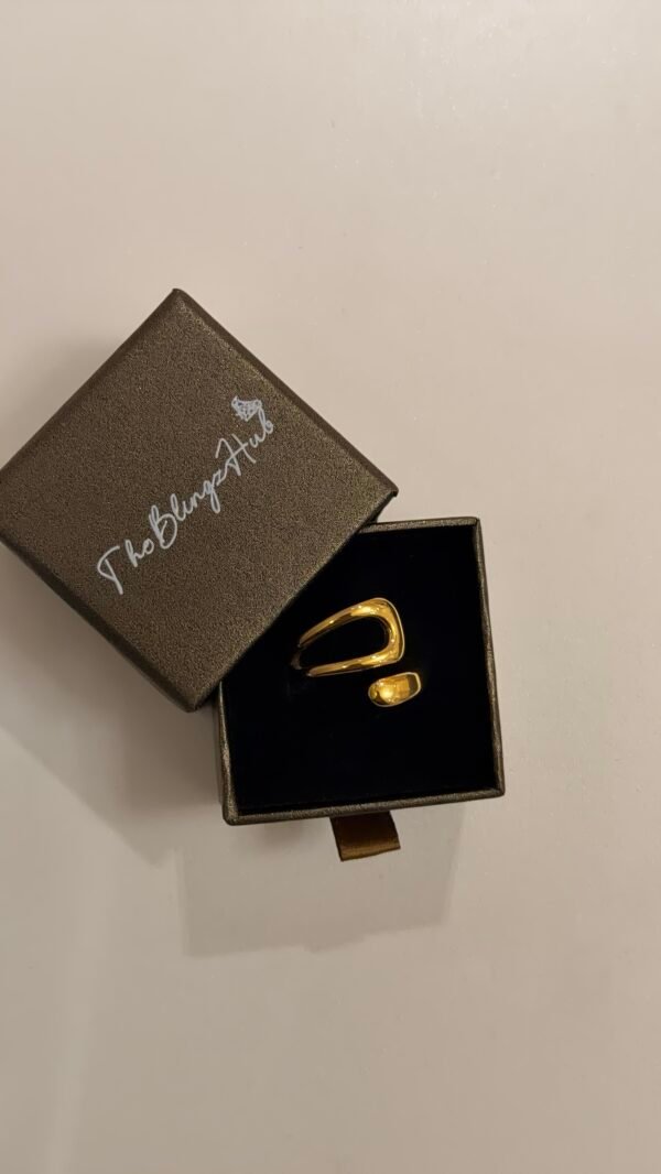 Lyra ring